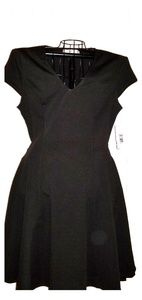 💜JUST FAB LBD WITH SEXY BUT CLASSY CUT OUT